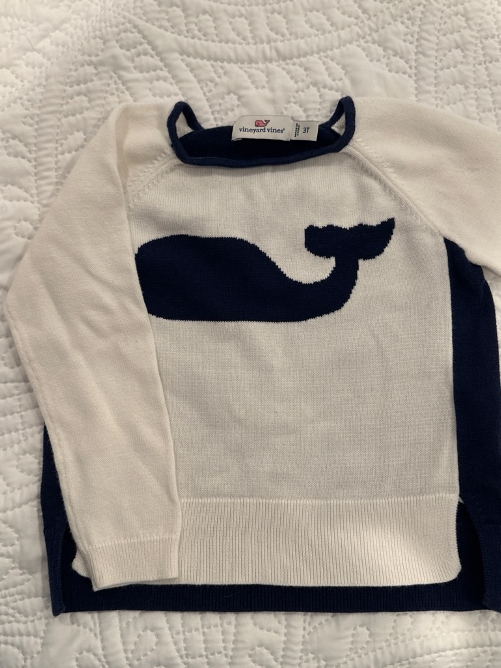 Vineyard Vines White Sweater with Navy Whale Graphic